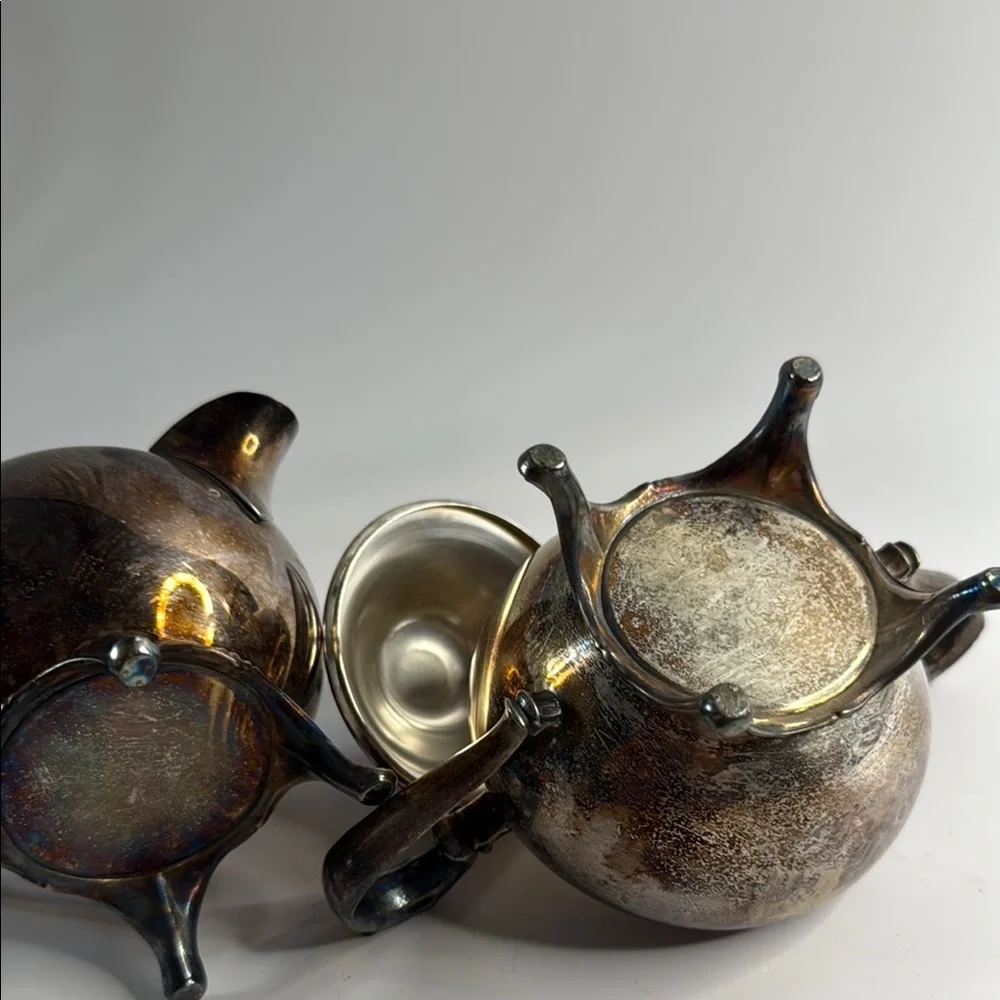 Vintage Sugar and Creamer set, I believe is Silver Plated - Picture 6 of 16